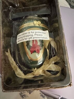 Hand-Painted Decorative Egg Ornament with Bow Accent - Green & Gold